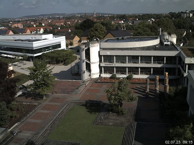 Foto der Webcam: Verwaltungsgebäude, Innenhof mit Audimax, Hörsaal-Gebäude 1