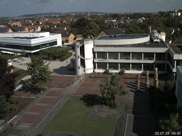 Foto der Webcam: Verwaltungsgebäude, Innenhof mit Audimax, Hörsaal-Gebäude 1