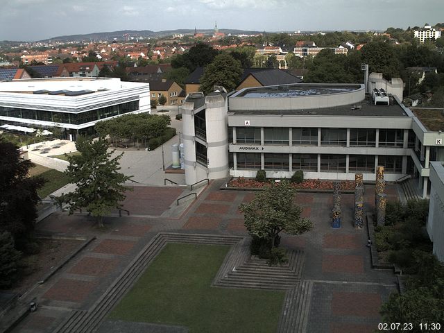 Foto der Webcam: Verwaltungsgebäude, Innenhof mit Audimax, Hörsaal-Gebäude 1