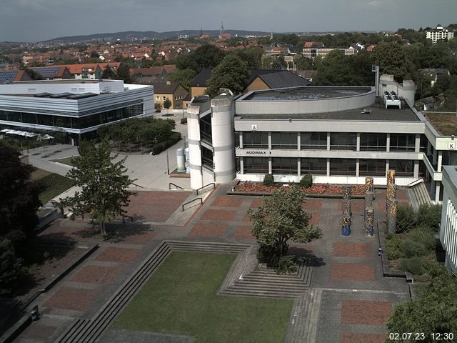 Foto der Webcam: Verwaltungsgebäude, Innenhof mit Audimax, Hörsaal-Gebäude 1