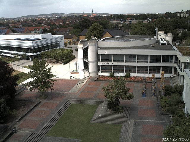 Foto der Webcam: Verwaltungsgebäude, Innenhof mit Audimax, Hörsaal-Gebäude 1