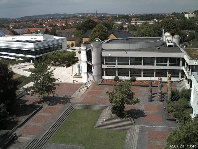 Foto der Webcam: Verwaltungsgebäude, Innenhof mit Audimax, Hörsaal-Gebäude 1