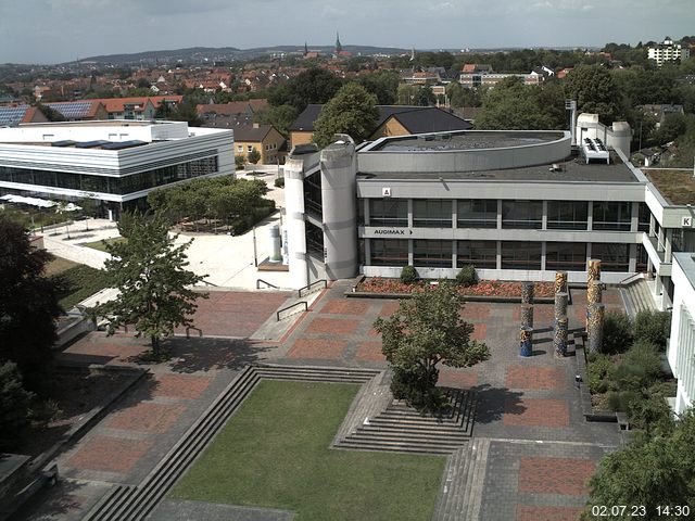 Foto der Webcam: Verwaltungsgebäude, Innenhof mit Audimax, Hörsaal-Gebäude 1