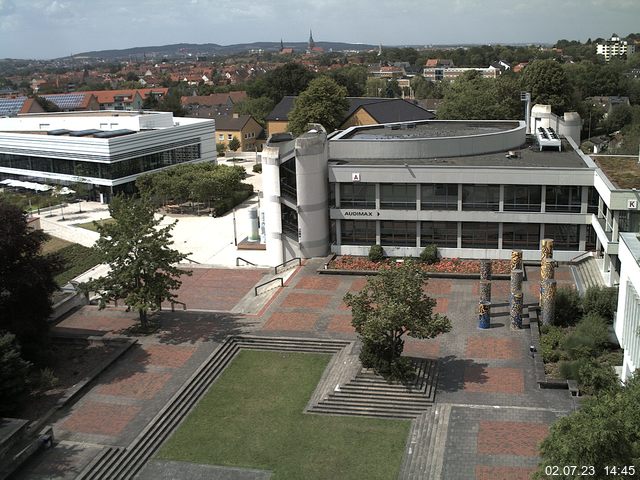 Foto der Webcam: Verwaltungsgebäude, Innenhof mit Audimax, Hörsaal-Gebäude 1