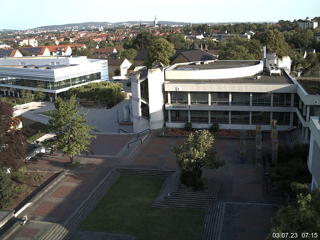 Foto der Webcam: Verwaltungsgebäude, Innenhof mit Audimax, Hörsaal-Gebäude 1