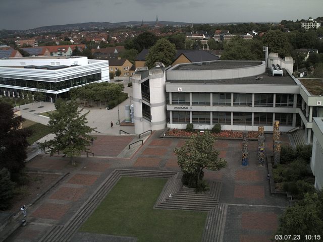 Foto der Webcam: Verwaltungsgebäude, Innenhof mit Audimax, Hörsaal-Gebäude 1