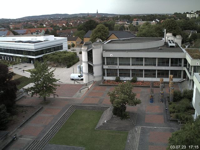 Foto der Webcam: Verwaltungsgebäude, Innenhof mit Audimax, Hörsaal-Gebäude 1