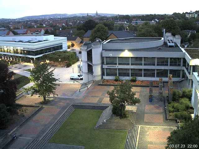 Foto der Webcam: Verwaltungsgebäude, Innenhof mit Audimax, Hörsaal-Gebäude 1