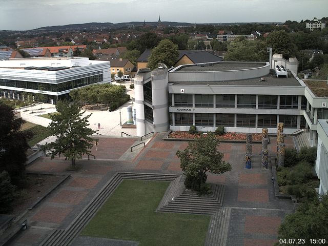 Foto der Webcam: Verwaltungsgebäude, Innenhof mit Audimax, Hörsaal-Gebäude 1