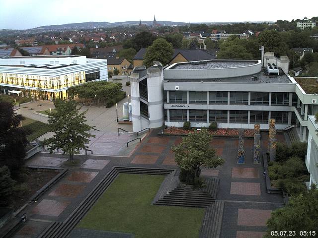 Foto der Webcam: Verwaltungsgebäude, Innenhof mit Audimax, Hörsaal-Gebäude 1