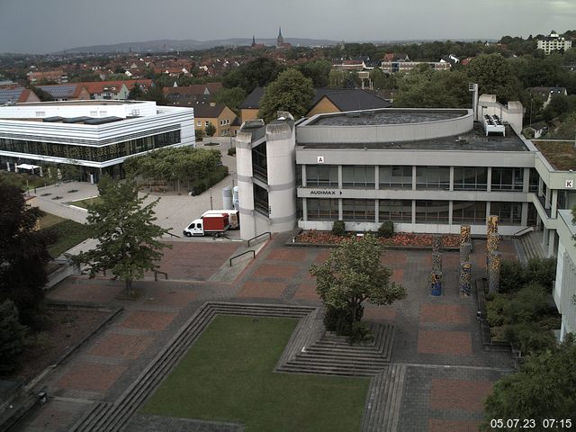 Foto der Webcam: Verwaltungsgebäude, Innenhof mit Audimax, Hörsaal-Gebäude 1