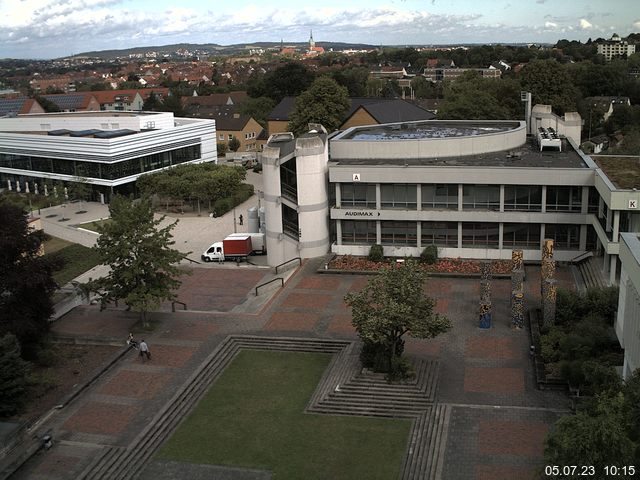 Foto der Webcam: Verwaltungsgebäude, Innenhof mit Audimax, Hörsaal-Gebäude 1