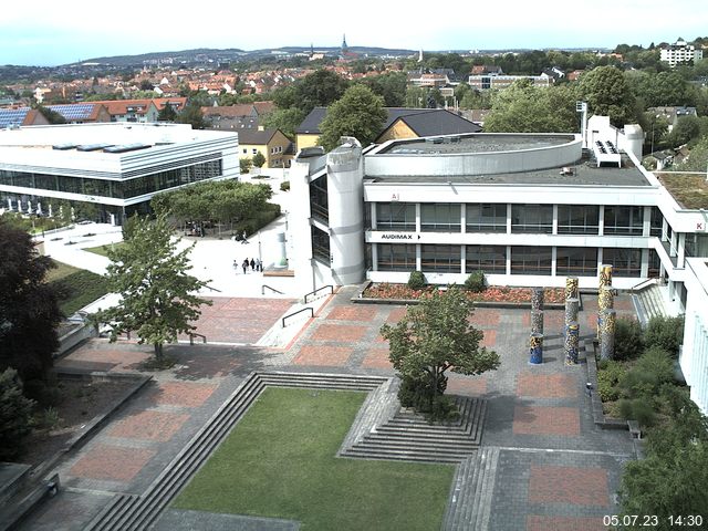 Foto der Webcam: Verwaltungsgebäude, Innenhof mit Audimax, Hörsaal-Gebäude 1