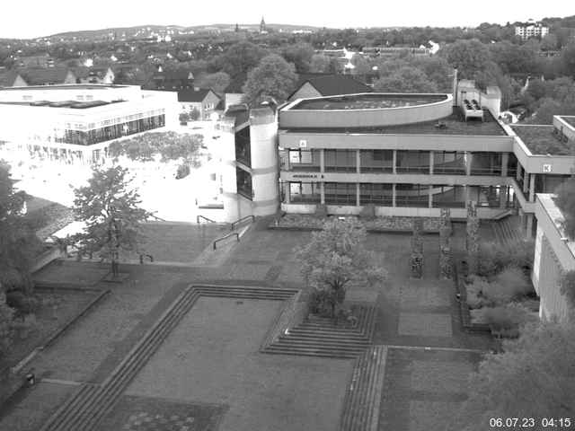 Foto der Webcam: Verwaltungsgebäude, Innenhof mit Audimax, Hörsaal-Gebäude 1