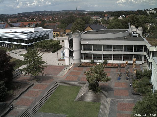 Foto der Webcam: Verwaltungsgebäude, Innenhof mit Audimax, Hörsaal-Gebäude 1