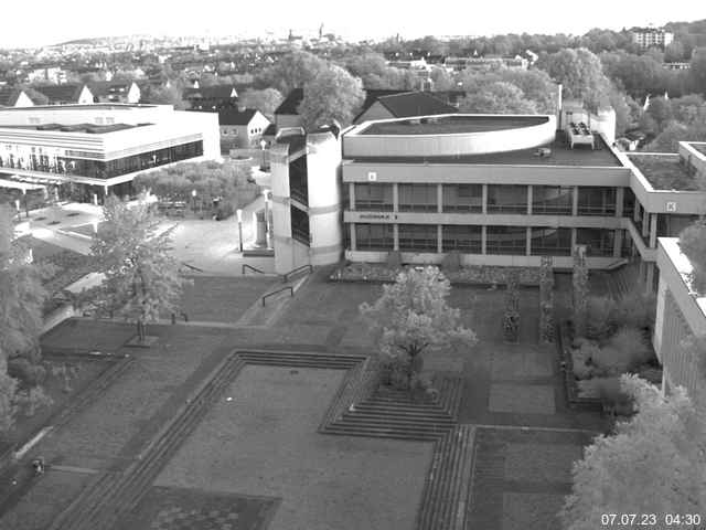 Foto der Webcam: Verwaltungsgebäude, Innenhof mit Audimax, Hörsaal-Gebäude 1