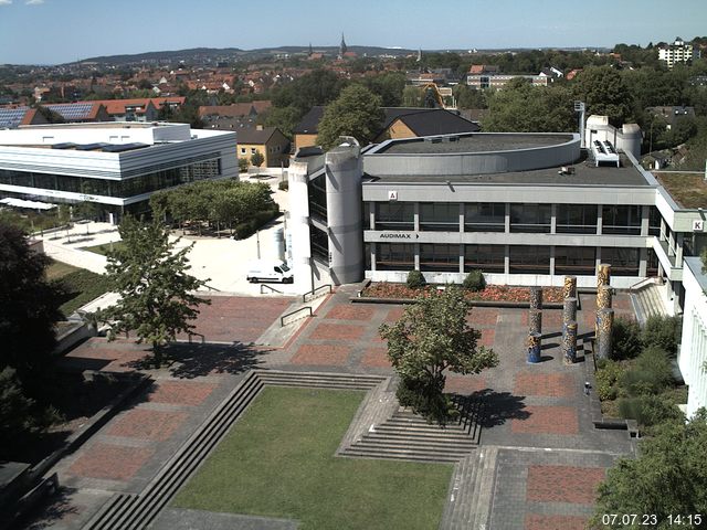 Foto der Webcam: Verwaltungsgebäude, Innenhof mit Audimax, Hörsaal-Gebäude 1