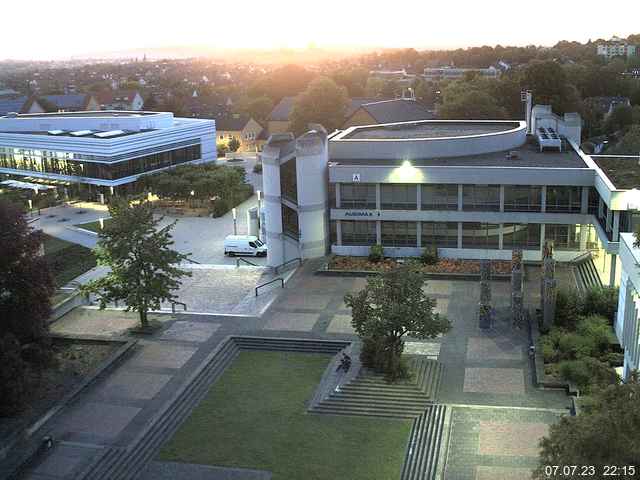 Foto der Webcam: Verwaltungsgebäude, Innenhof mit Audimax, Hörsaal-Gebäude 1