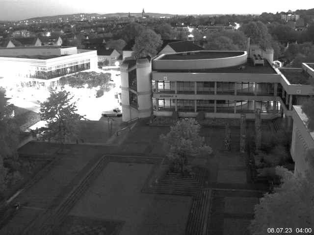 Foto der Webcam: Verwaltungsgebäude, Innenhof mit Audimax, Hörsaal-Gebäude 1