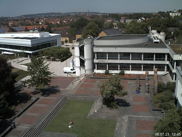 Foto der Webcam: Verwaltungsgebäude, Innenhof mit Audimax, Hörsaal-Gebäude 1