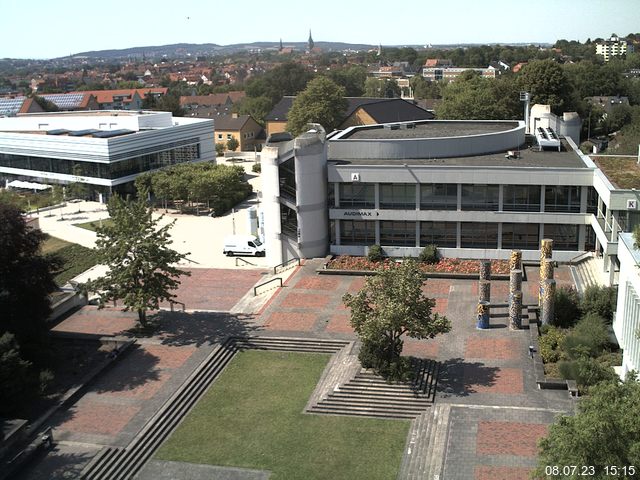 Foto der Webcam: Verwaltungsgebäude, Innenhof mit Audimax, Hörsaal-Gebäude 1