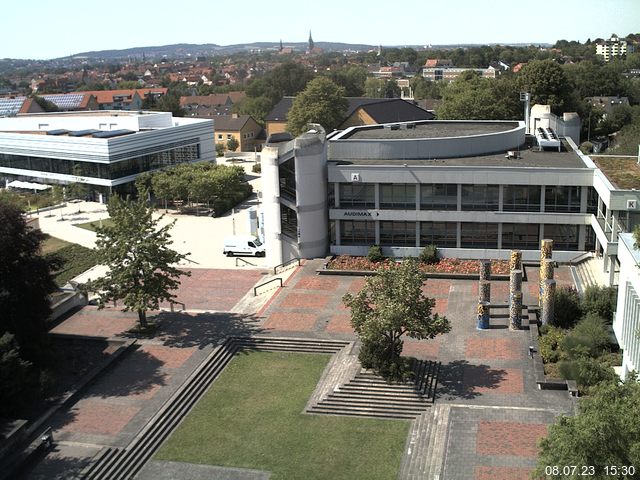 Foto der Webcam: Verwaltungsgebäude, Innenhof mit Audimax, Hörsaal-Gebäude 1