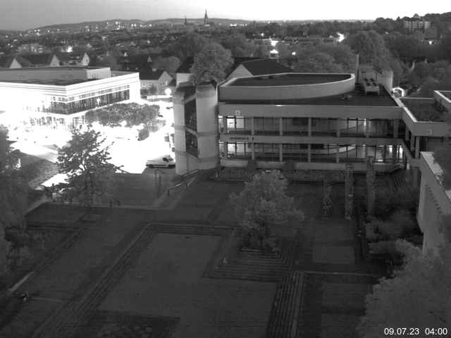 Foto der Webcam: Verwaltungsgebäude, Innenhof mit Audimax, Hörsaal-Gebäude 1