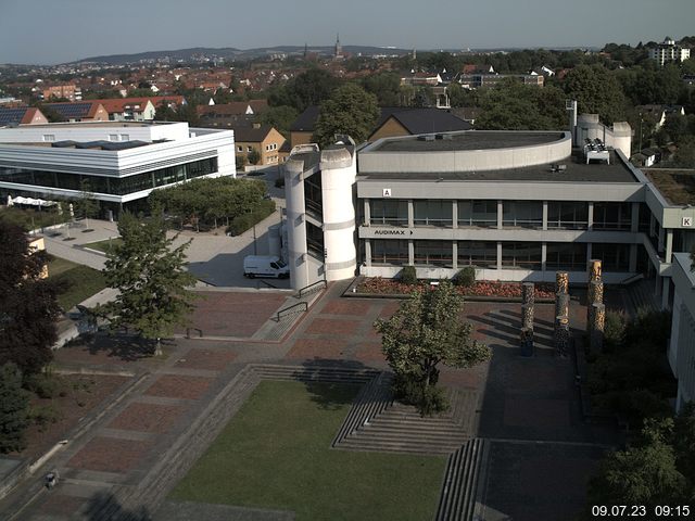 Foto der Webcam: Verwaltungsgebäude, Innenhof mit Audimax, Hörsaal-Gebäude 1