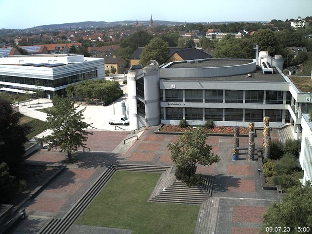 Foto der Webcam: Verwaltungsgebäude, Innenhof mit Audimax, Hörsaal-Gebäude 1