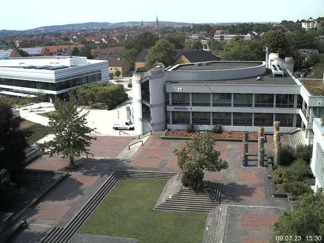 Foto der Webcam: Verwaltungsgebäude, Innenhof mit Audimax, Hörsaal-Gebäude 1