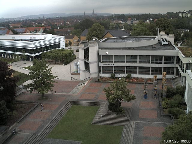 Foto der Webcam: Verwaltungsgebäude, Innenhof mit Audimax, Hörsaal-Gebäude 1