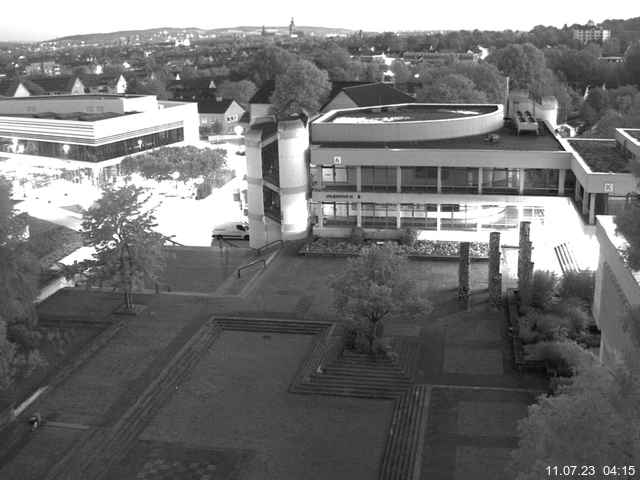 Foto der Webcam: Verwaltungsgebäude, Innenhof mit Audimax, Hörsaal-Gebäude 1