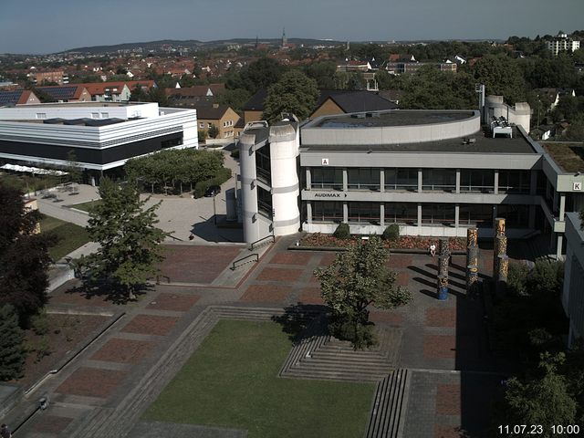 Foto der Webcam: Verwaltungsgebäude, Innenhof mit Audimax, Hörsaal-Gebäude 1