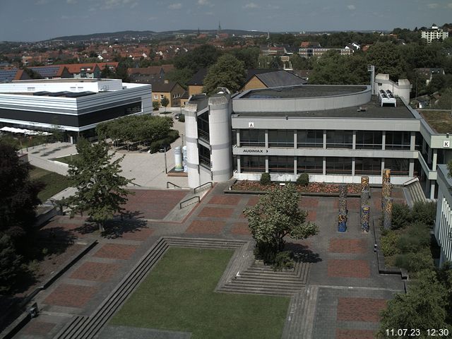 Foto der Webcam: Verwaltungsgebäude, Innenhof mit Audimax, Hörsaal-Gebäude 1