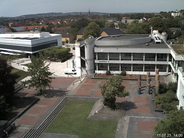 Foto der Webcam: Verwaltungsgebäude, Innenhof mit Audimax, Hörsaal-Gebäude 1