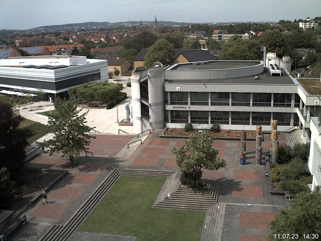 Foto der Webcam: Verwaltungsgebäude, Innenhof mit Audimax, Hörsaal-Gebäude 1