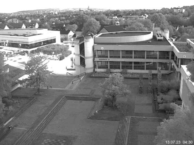 Foto der Webcam: Verwaltungsgebäude, Innenhof mit Audimax, Hörsaal-Gebäude 1