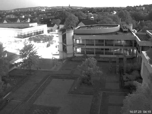 Foto der Webcam: Verwaltungsgebäude, Innenhof mit Audimax, Hörsaal-Gebäude 1