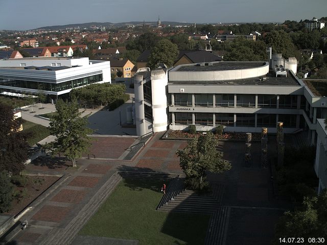 Foto der Webcam: Verwaltungsgebäude, Innenhof mit Audimax, Hörsaal-Gebäude 1