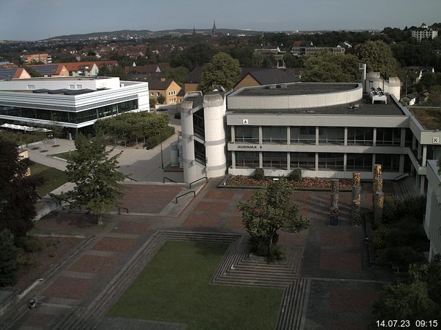 Foto der Webcam: Verwaltungsgebäude, Innenhof mit Audimax, Hörsaal-Gebäude 1