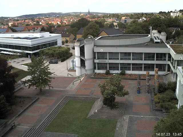 Foto der Webcam: Verwaltungsgebäude, Innenhof mit Audimax, Hörsaal-Gebäude 1