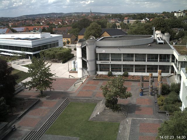 Foto der Webcam: Verwaltungsgebäude, Innenhof mit Audimax, Hörsaal-Gebäude 1