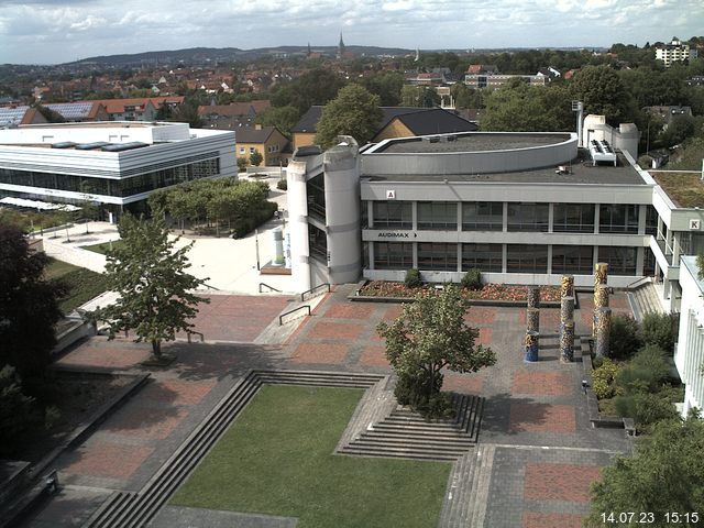 Foto der Webcam: Verwaltungsgebäude, Innenhof mit Audimax, Hörsaal-Gebäude 1