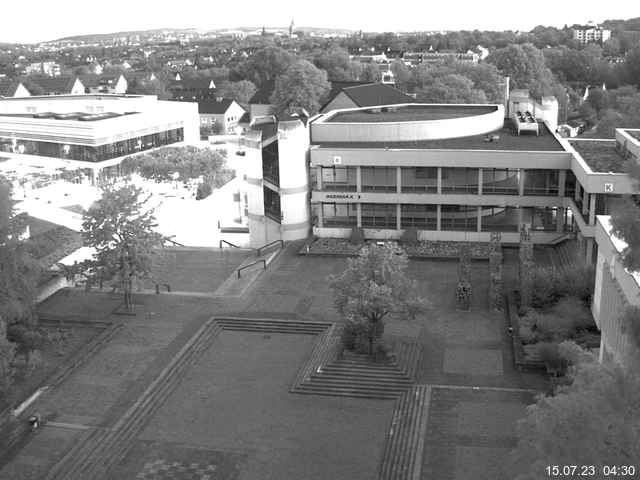 Foto der Webcam: Verwaltungsgebäude, Innenhof mit Audimax, Hörsaal-Gebäude 1