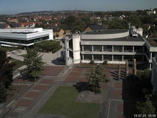 Foto der Webcam: Verwaltungsgebäude, Innenhof mit Audimax, Hörsaal-Gebäude 1