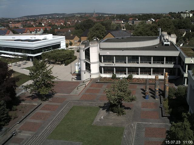 Foto der Webcam: Verwaltungsgebäude, Innenhof mit Audimax, Hörsaal-Gebäude 1