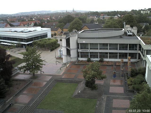 Foto der Webcam: Verwaltungsgebäude, Innenhof mit Audimax, Hörsaal-Gebäude 1