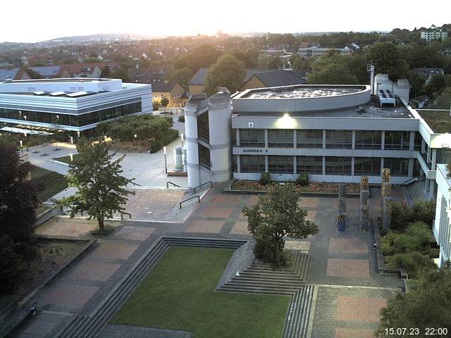 Foto der Webcam: Verwaltungsgebäude, Innenhof mit Audimax, Hörsaal-Gebäude 1