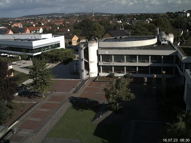 Foto der Webcam: Verwaltungsgebäude, Innenhof mit Audimax, Hörsaal-Gebäude 1