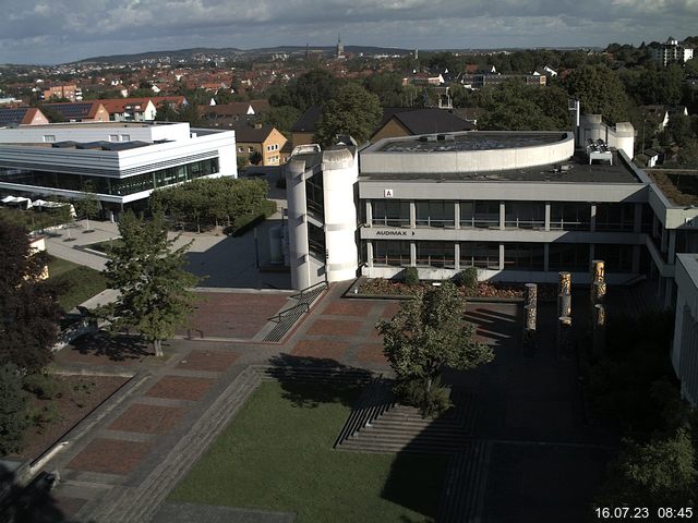 Foto der Webcam: Verwaltungsgebäude, Innenhof mit Audimax, Hörsaal-Gebäude 1